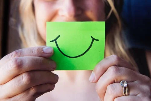 Smile on sticky note