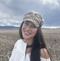 portrait of Chloe Marschall